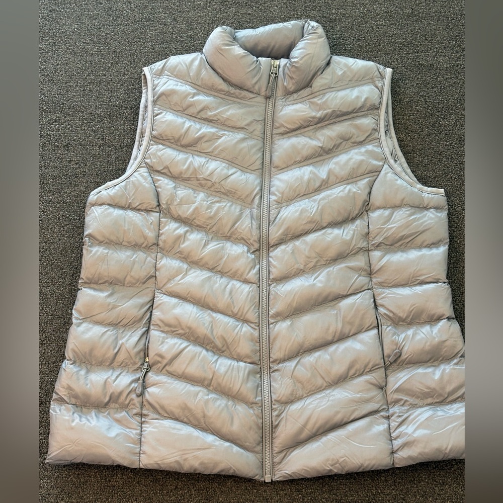 32 Degrees Heat Light Silver Soft-Lined Vest